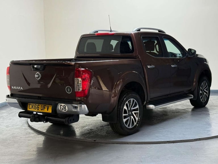 2016 Nissan Navara Double Cab Pick Up Tekna 2.3dCi 190 4WD Auto PICK UP DIESEL Automatic