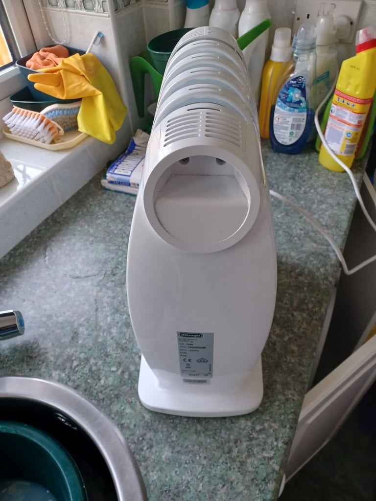 Delonghi Oil Filled 500w Portable Radiator White Model TRNS0505M RRP £63