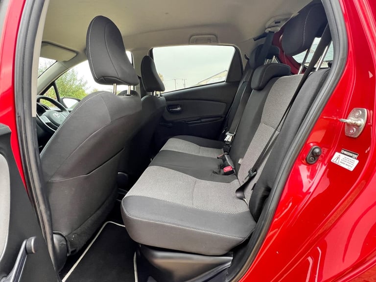 2016 Toyota Yaris 1.5 VVT-h Icon E-CVT Euro 6 5dr HATCHBACK Petrol/Electric Hybrid Automatic