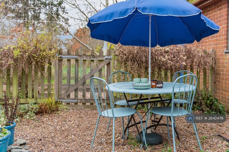2 bedroom house in School House, Waltham, Canterbury, CT4 (2 bed) (#2642478)