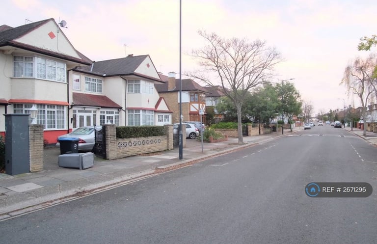 4 bedroom house in Mount Pleasant Road, London, NW10 (4 bed) (#2671296)