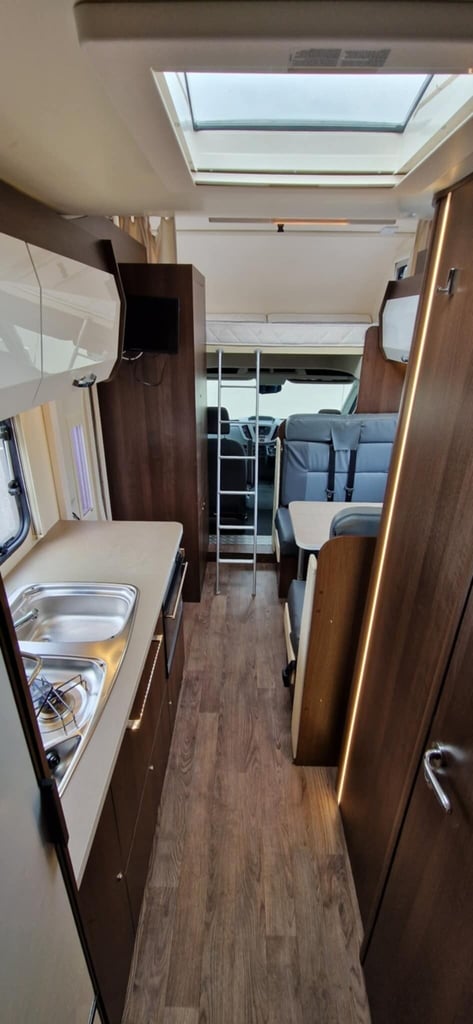 2018 FORD 2.0 ROLLER TEAM ZEFIRO 675 MOTORHOME 6 BERTH 6 BELT 3500kg 13K MILES