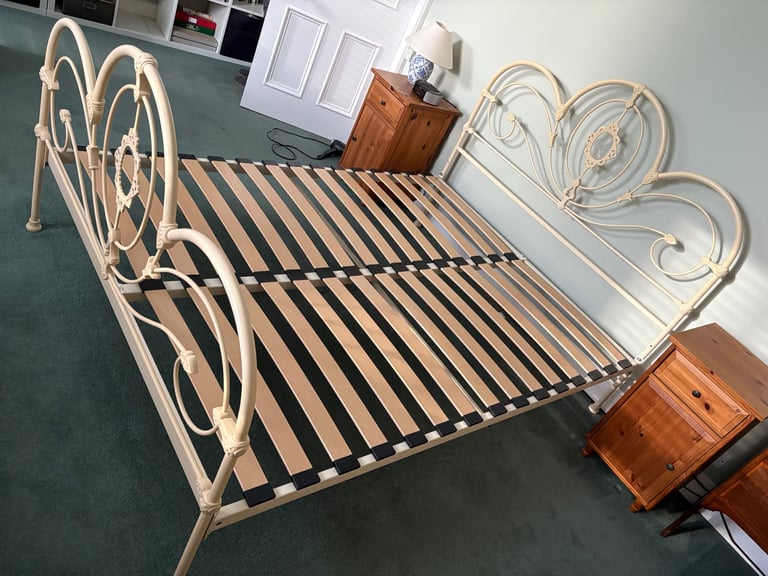 King size iron bed from Feather and Black (Iron Bed Company)