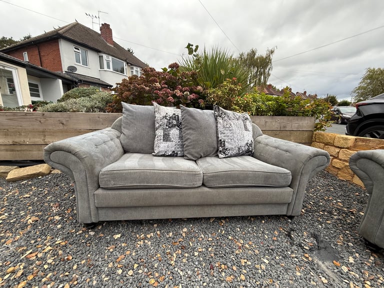 Grey Chesterfield 3&2 Sofa Set 