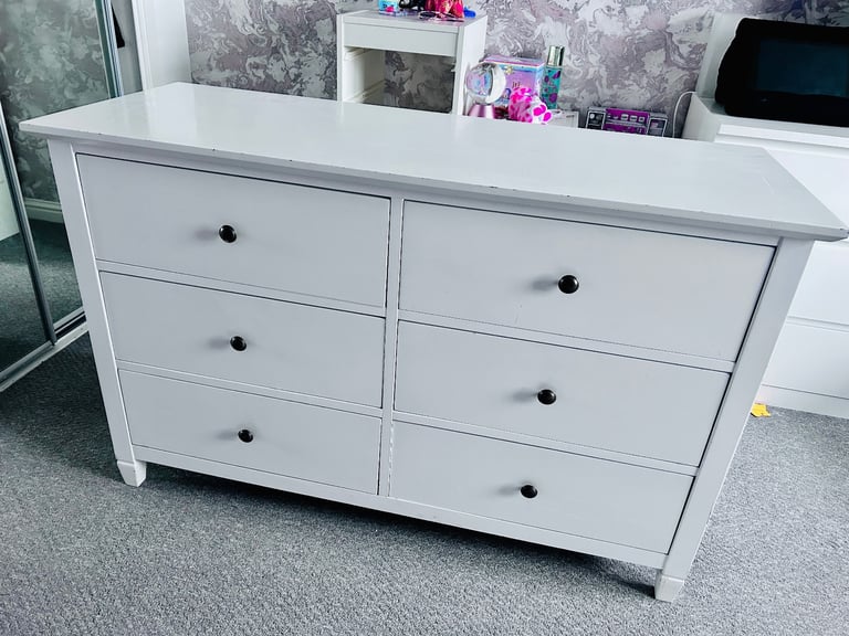 Chest of Drawers in need of refurbishment 