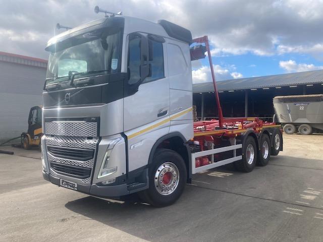 New Volvo FH 540 sleeper ,tri dem ,Hyva hook loader ,drawbar ,