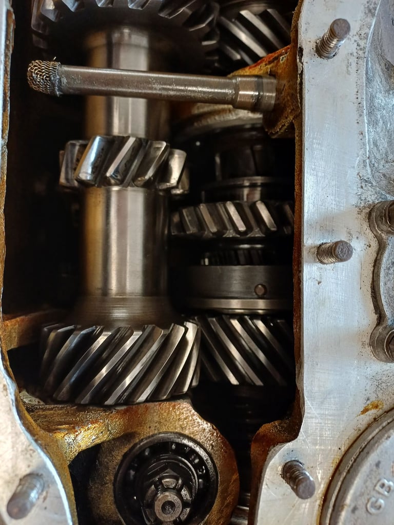 Bentley MkVI manual gearbox suitable for 1945-55 models fitted with manual gearbox.