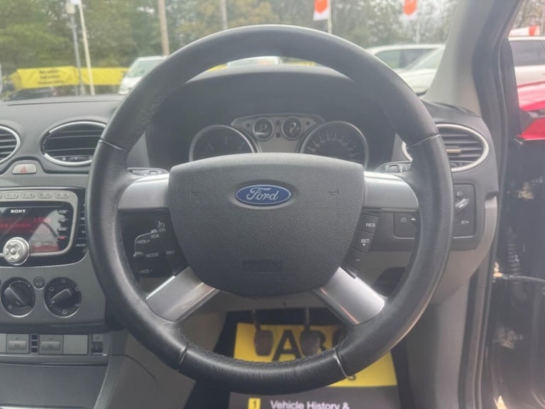 2011 Ford Focus 1.6 TDCi Titanium 5dr [110] [DPF] HATCHBACK DIESEL Manual