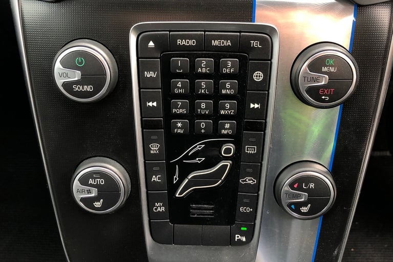 2015 Volvo V40 T2 [122] R DESIGN Nav 5dr Geartronic Hatchback PETROL Automatic