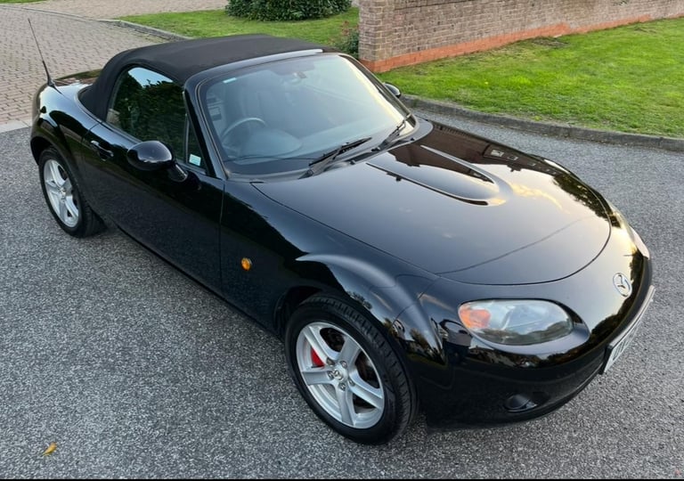 2006(56) MAZDA MX-5 2.0i CONVERTIBLE GENUINE 33,000 MILES 11 SERVICES LOVELY CAR