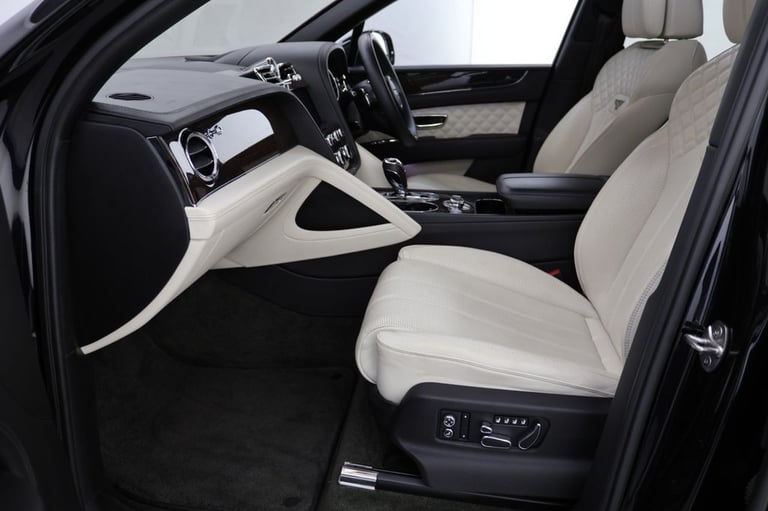 2021 Bentley Bentayga 4.0 V8 Base SUV 5dr Petrol Auto 4WD Euro 6 (s/s) (550 ps) ESTATE Petrol Aut...