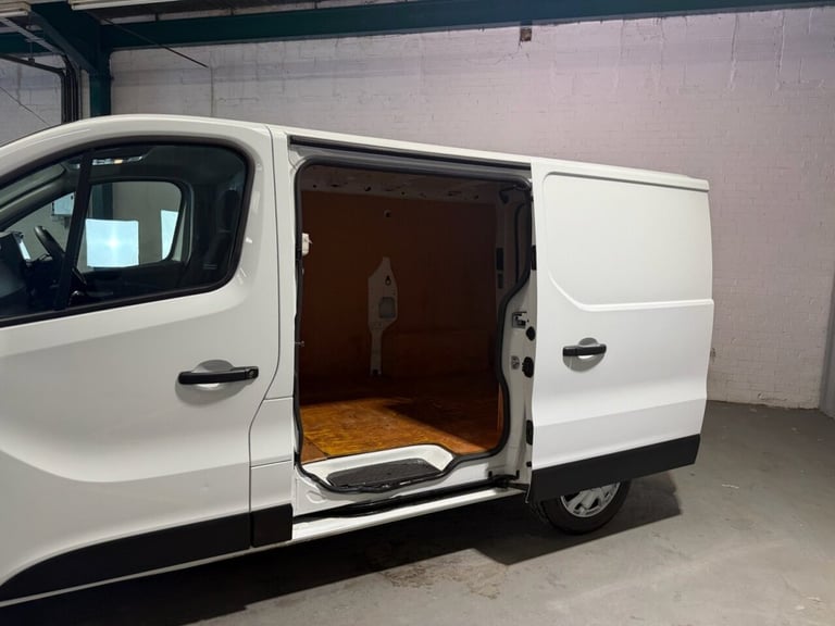 2023 73 RENAULT TRAFIC 2.0 DCI BLUE 30 ADVANCE PANEL VAN 5DR DIESEL MANUAL SWB E