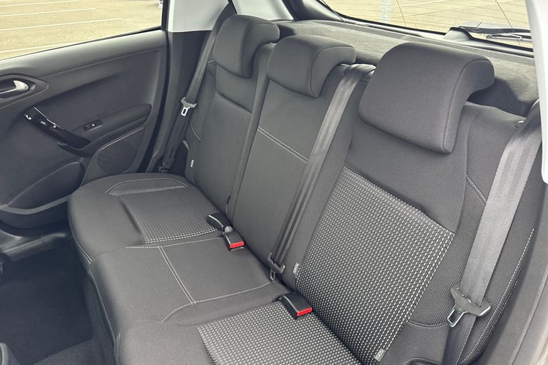2019 Peugeot 208 1.2 PureTech 82 Tech Edition 5dr [Start Stop] HATCHBACK PETROL Manual