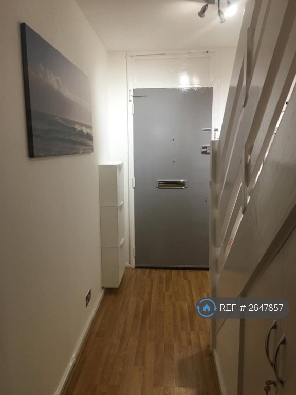 1 bedroom in North End Road, London, W14 (#2647857)
