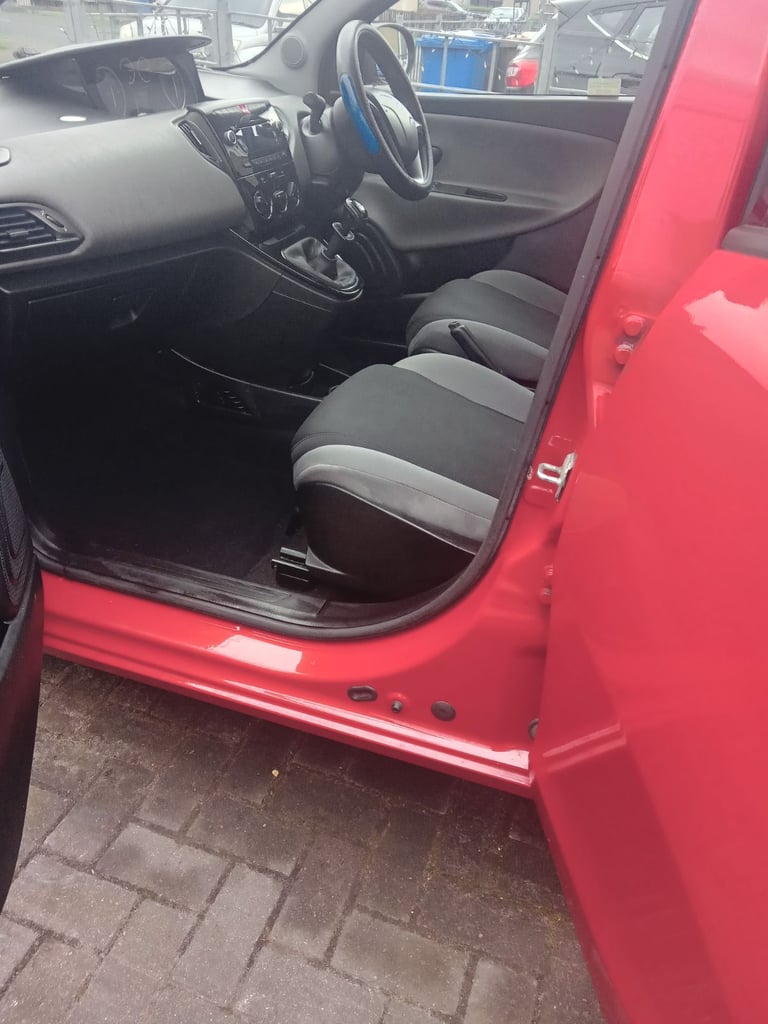 Chrysler, YPSILON, Hatchback, 2012, Manual, 1242 (cc), 5 doors