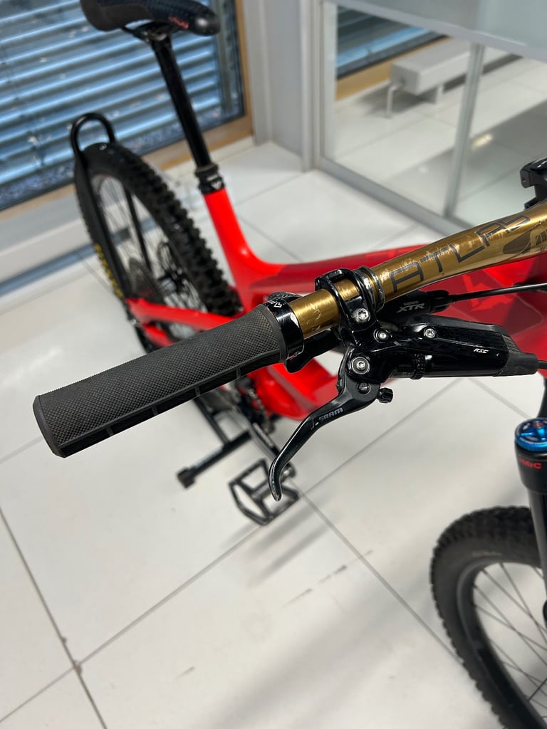 YT Capra CF Pro Full Suspension Mountain Bike Men’s MTB Large 