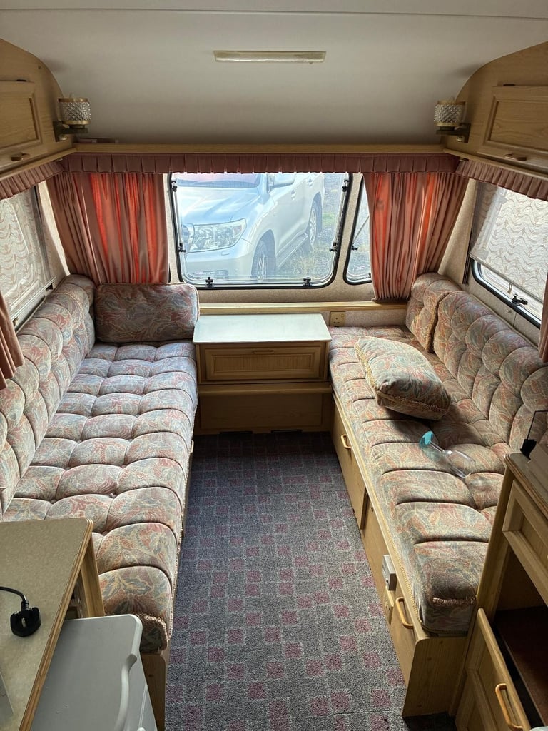 1999 Compass 2 Berth