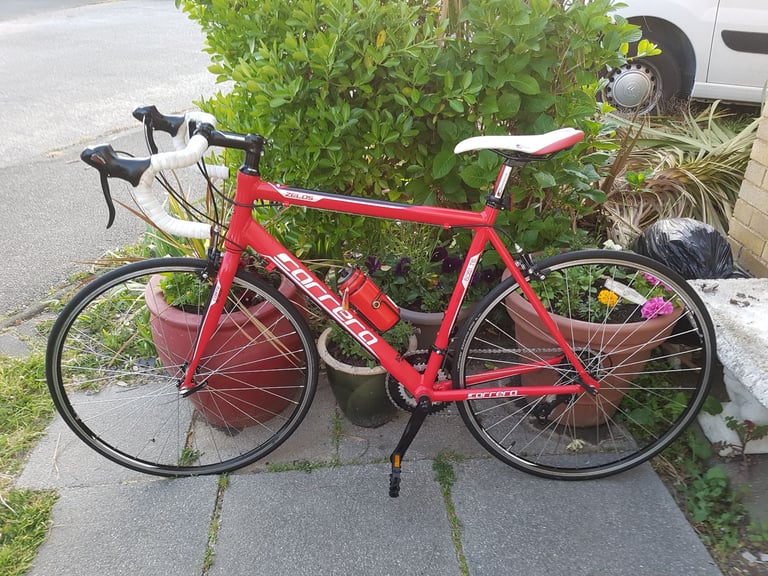 LARGE CARRERA ROAD BIKE 700c WHEEL 22" ALUM FRAME GOOD CONDITION