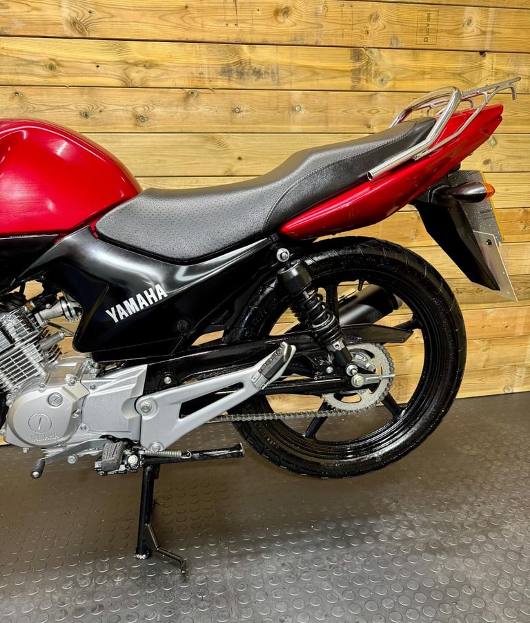 Yamaha YBR125 YBR 125 / 2016 model / JUST 832 MILES!