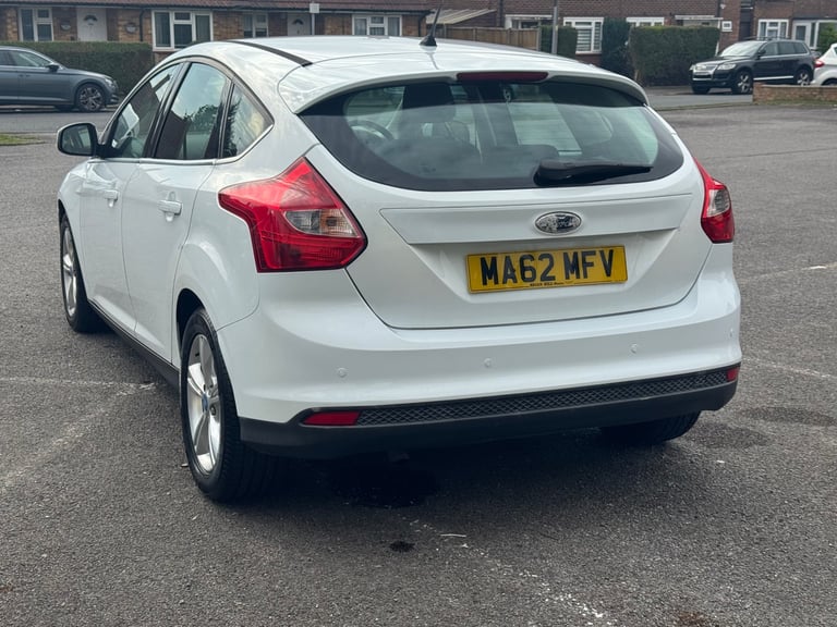 2012 (62) Ford, FOCUS, Zetec Hatchback, Manual, 998 (cc), Petrol 5 doors Low Mileage 