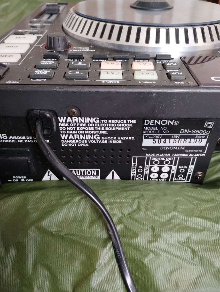 Denon DN-S5000 Professional DJ CD/MP3 Player £160