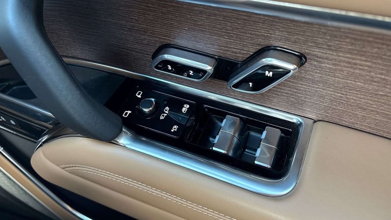 2024 Land Rover Range Rover 3.0 P460e Autobiography 4dr Auto ESTATE PETROL/ELECTRIC Automatic