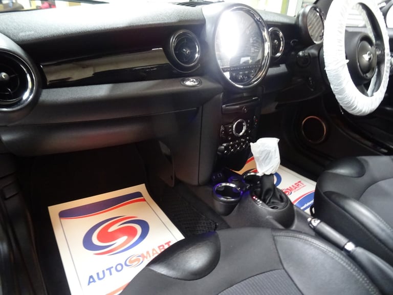 Mini Convertible 1.6 Cooper 2dr Automatic **LOW MILEAGE*ONLY 26000 MILES**