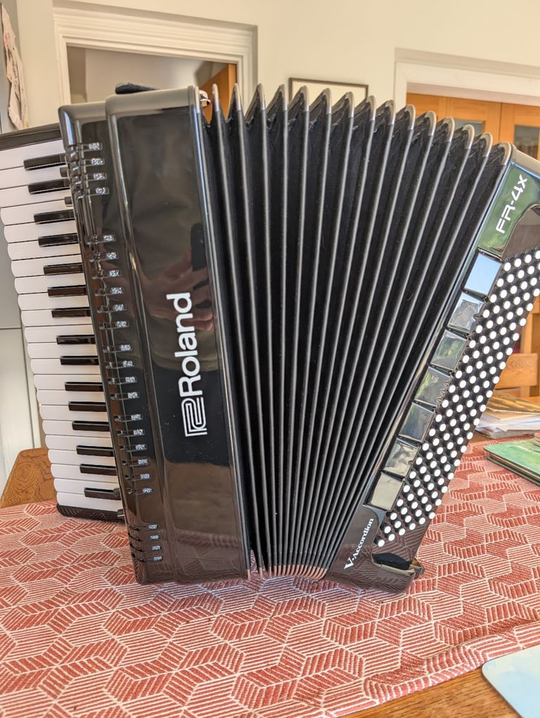 Roland FR4X Digital Accordion 
