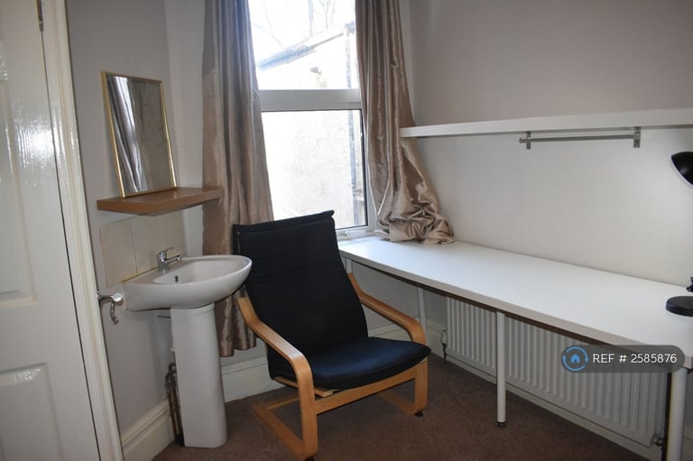 1 bedroom in Honiton Road, Southend-On-Sea, SS1 (#2585876)