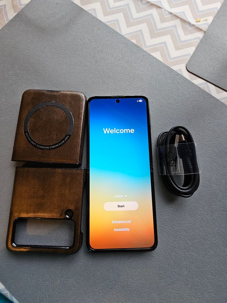 Samsung Galaxy Z Flip3 256GB Unlocked