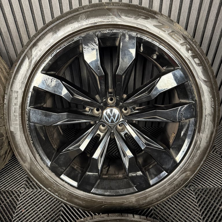 21'' GENUINE VW TOUAREG SUZUKA BLACK ALLOY WHEELS ALLOYS TYRES Q7