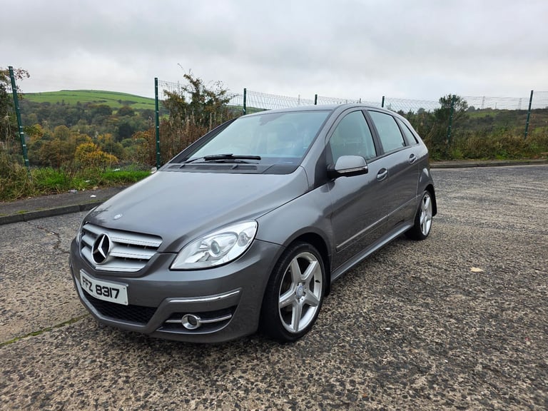 Mercedes-Benz b160 automatic petrol low miles 