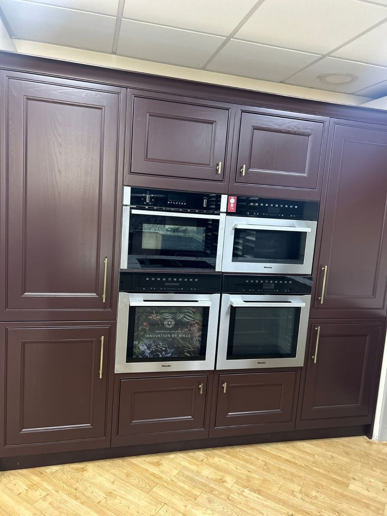 Ex display Second Nature Clarendon inframe kitchen units
