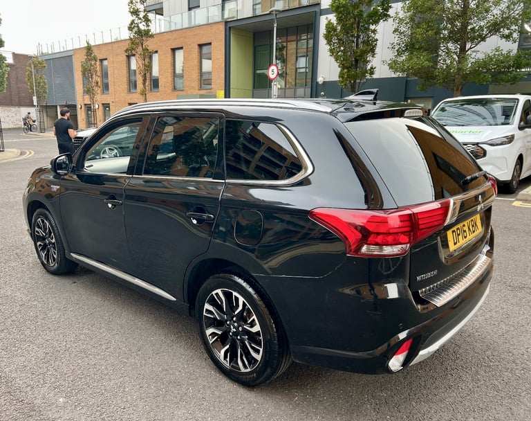 Mitsubishi, OUTLANDER, Estate, 2016, Other, 1998 (cc), 5 doors