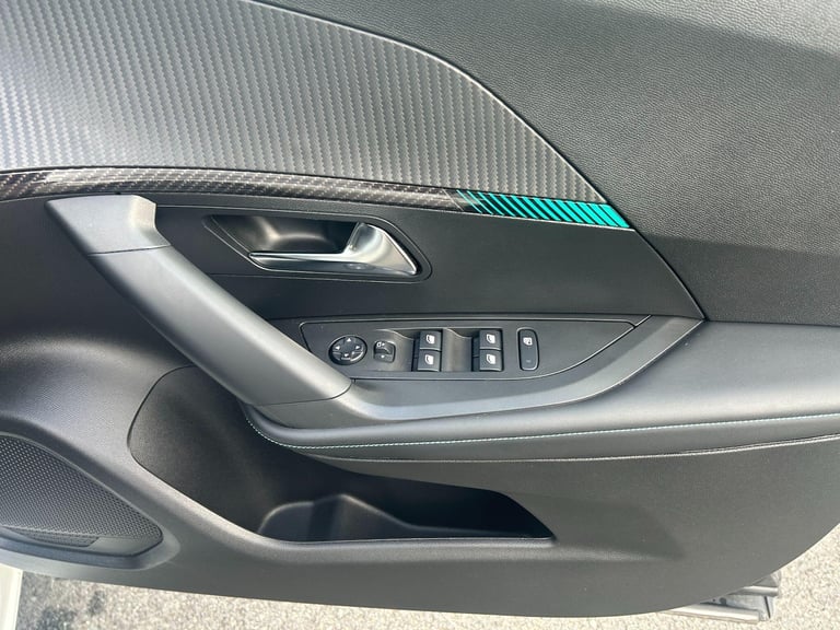 2021 Peugeot 2008 1.2 PureTech Allure Premium SUV 5dr Petrol Manual Euro 6 (s/s) (130 ps) HATCHBA...