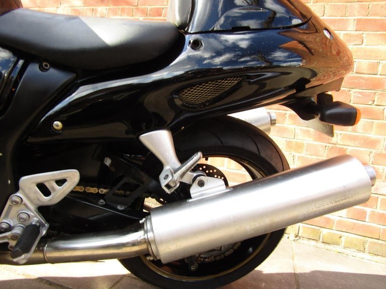 SUZUKI GSX1300 HAYABUSA * VERY LOW MILES 11000 *2 FORMER KEEPERS* WOW *