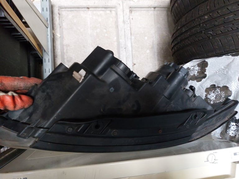Hyundai Sonata headlamps 