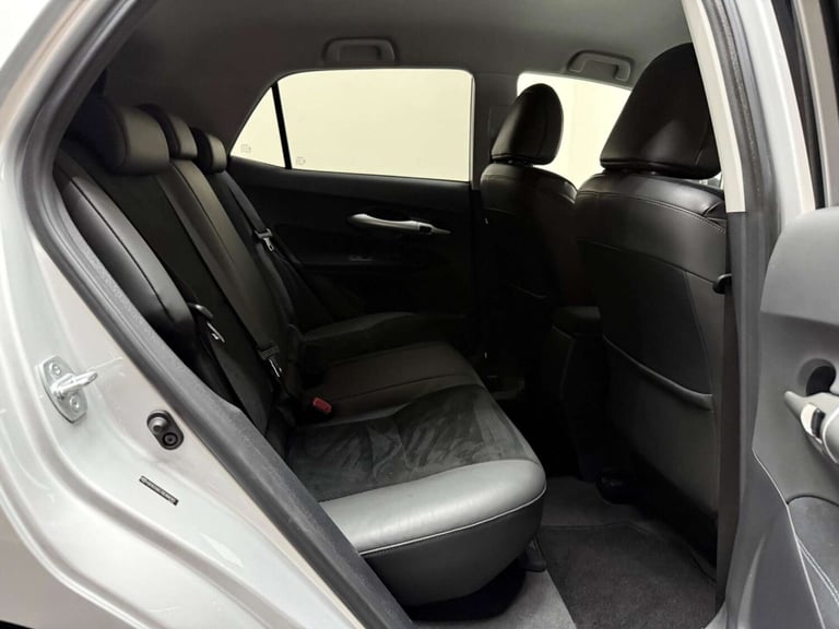 2012 Toyota Auris 1.8 VVT-h T Spirit CVT Euro 5 (s/s) 5dr Hatchback Hybrid Automatic