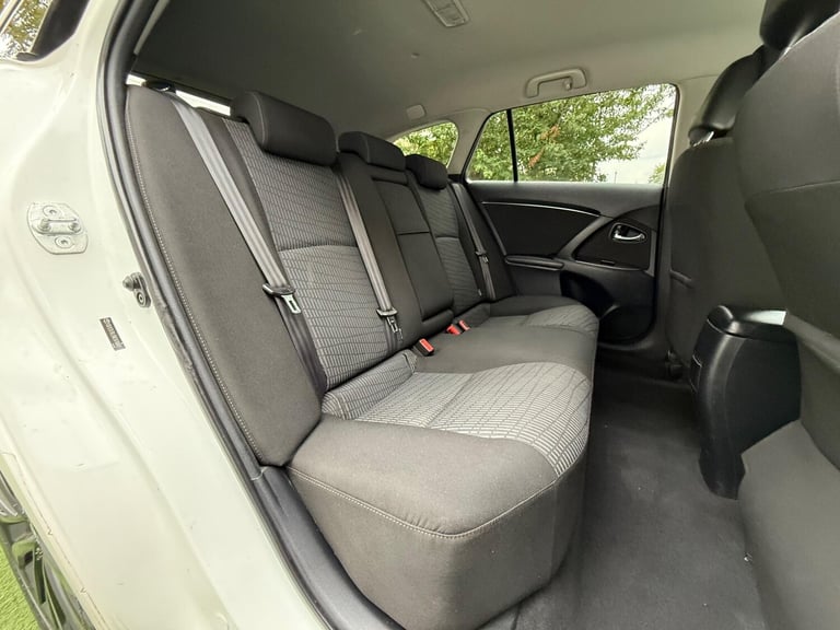 2011 Toyota Avensis 2.0 D-4D TR Tourer Euro 5 5dr ESTATE Diesel Manual