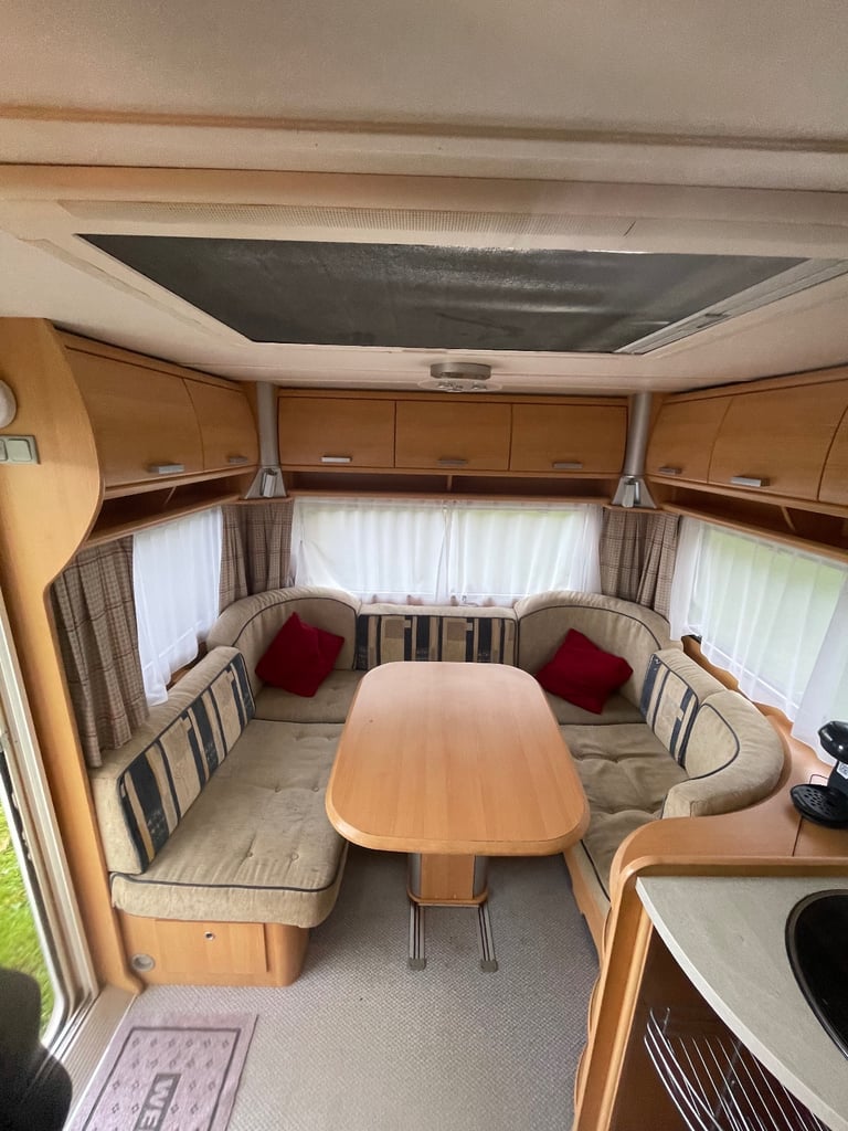 Tec Travel King Luxury Spec / Hobby / LMC 7 Berth Caravan, 2008 Fixed Bed & Fixed Bunk Beds
