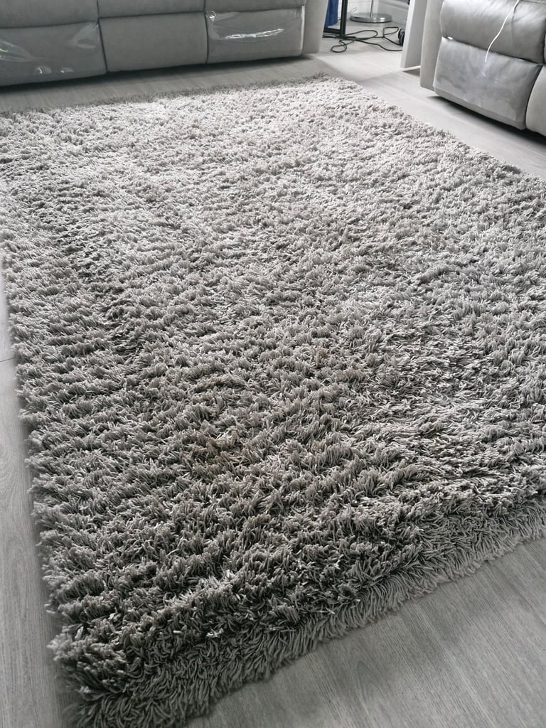 Grey living room rug - large