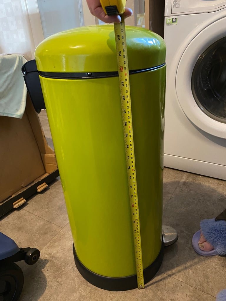 Large Lime green metal kitchen bin ( slight dents)