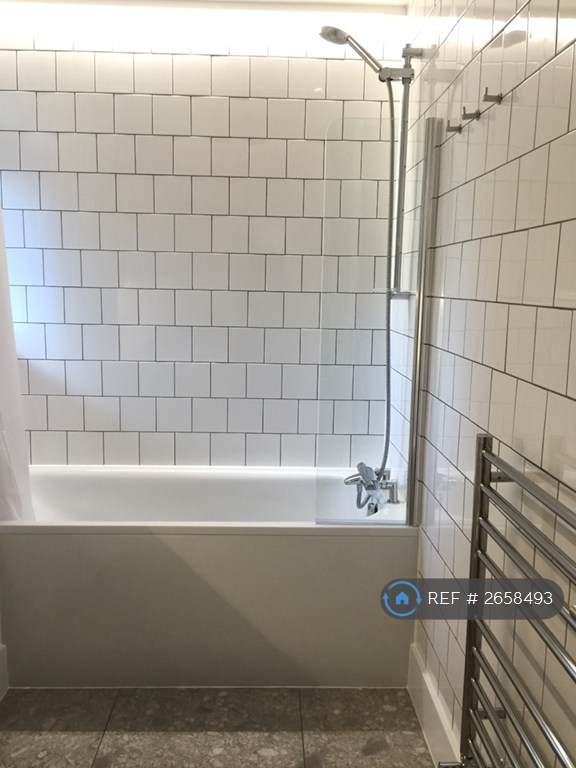 3 bedroom flat in Manning House, London, W11 (3 bed) (#2658493)
