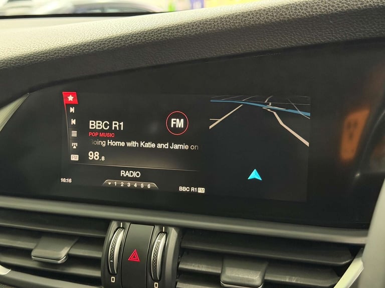 2017 Alfa Romeo Giulia 2.2 JTDM-2 180 Speciale 4dr Auto SALOON DIESEL Automatic