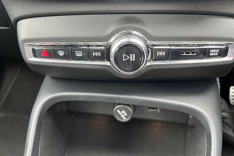 2021 Volvo XC40 2.0 B4 MHEV R-Design SUV 5dr Petrol Hybrid Auto Euro 6 (s/s) (197 ps) SUV Hybrid ...