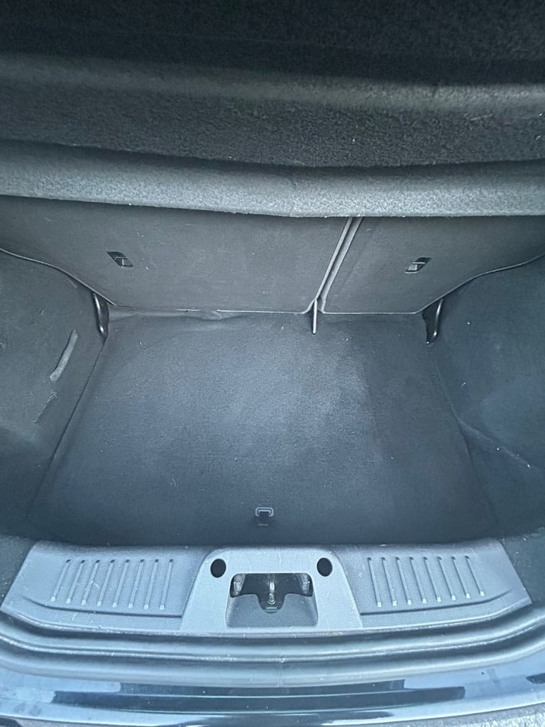 Ford, FIESTA, Hatchback, 2013, Semi-Auto, 1597 (cc), 3 doors