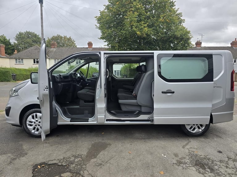 Vauxhall Vivaro 1.6 CDTi 2900 Sportive BiTurbo 6 Seat LWB Crew Van 2016/66