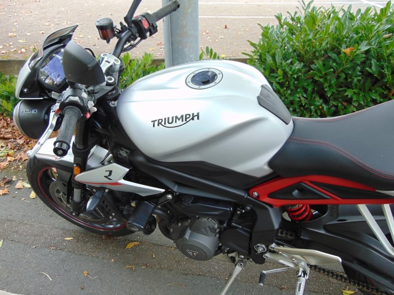 Triumph Street Triple R 765 2018 super low miles streetfighter Brembo ABS brakes
