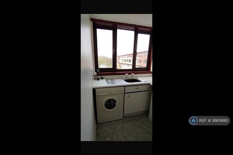 1 bedroom flat in Braehead Road, Cumbernauld, Glasgow, G67 (1 bed) (#2685680)