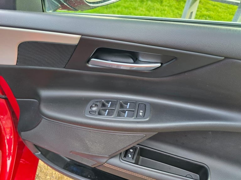 2017 Jaguar XE 2.0d Prestige Auto Euro 6 (s/s) 4dr Saloon Diesel Automatic